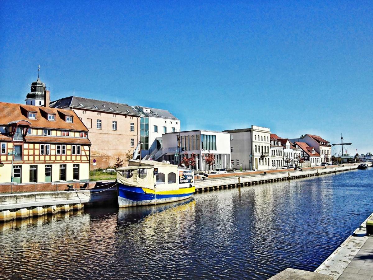 Ferienwohnung Am Ueckerpark Ueckermünde エクステリア 写真
